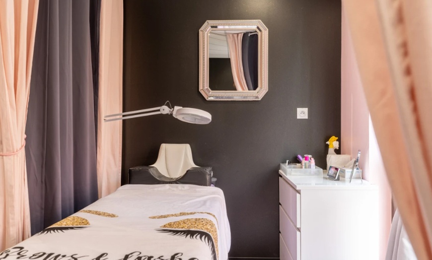 Image 4: Soins visage et massages relaxants à Arômes Nomades