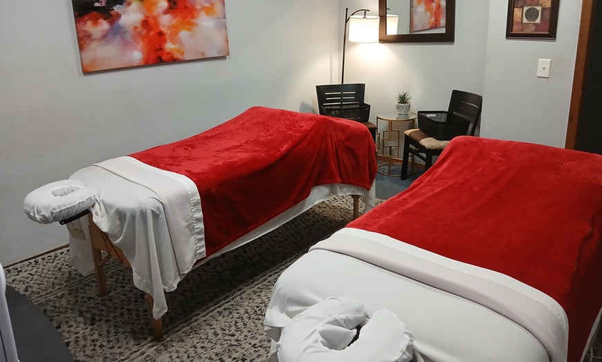 Image 4: Unwind Together: 60, 90, or 120-Minute Couples Massage Package