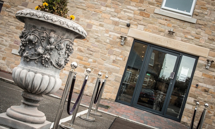 Image 2: Relaxing 60-Min Massage or Facial for Him or Her with Optional Drink