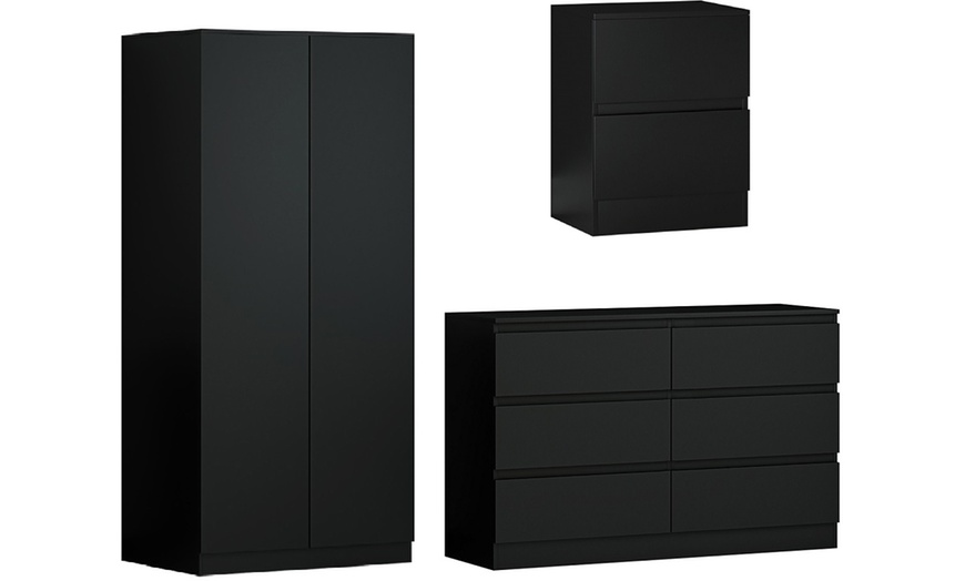 Image 19: Carlton Bedroom Furniture Collection