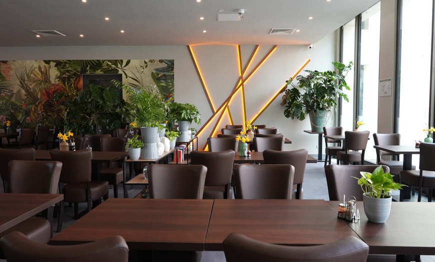 Image 4: Asiatisch-Thailändisches 2-Gänge-Menü nach Wahl für 2 oder 4 Personen