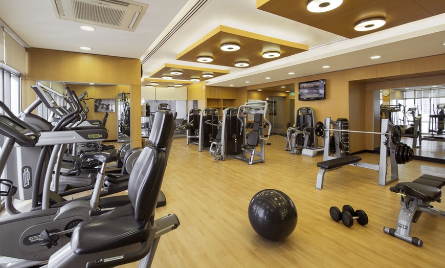 Image 9: Abu Dhabi: 1 Night Hotel Stay with Breakfast or Half Board