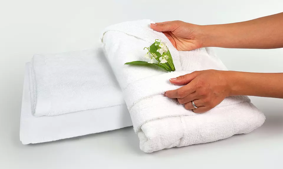 Set con accappatoio, asciugamano e salvietta ospite, 100% cotone