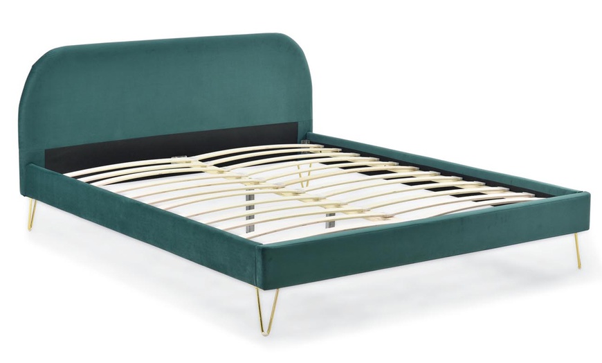 Image 36: Lit velours "Garbera" 140 x 190 cm ou 160 x 200 cm de Kocoon 