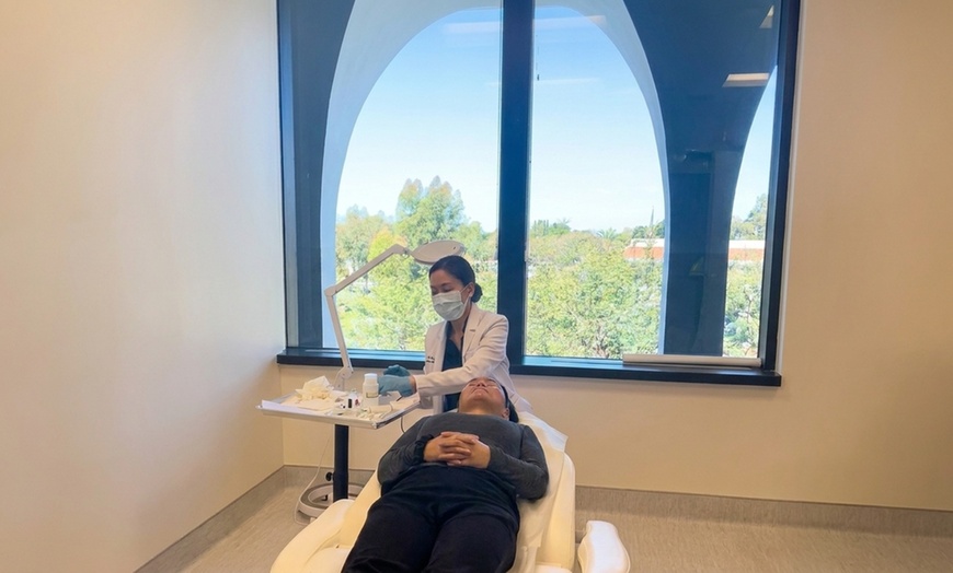 Image 8: Smooth Wrinkles with Xeomin for Natural Anti-Aging Results