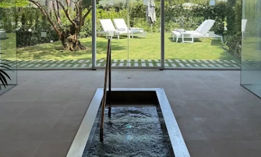 Image 3: Relájate en un entorno de 5 * con un acceso wellnes y opción a masajes
