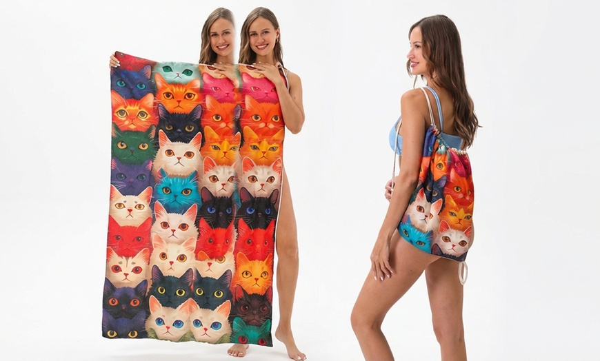 Image 14: 2-in-1 Convertible Beach Towel Backpack