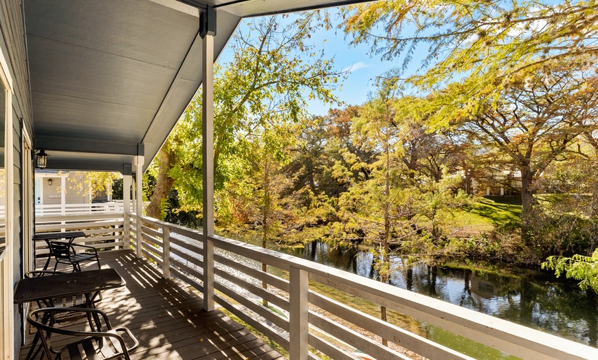 Image 10: Private Homes with Guadalupe River Access