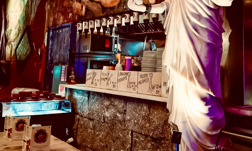 Image 6: Menú de pizzas a la piedra para 2 o 4 con jarra de sangría o bebidas 