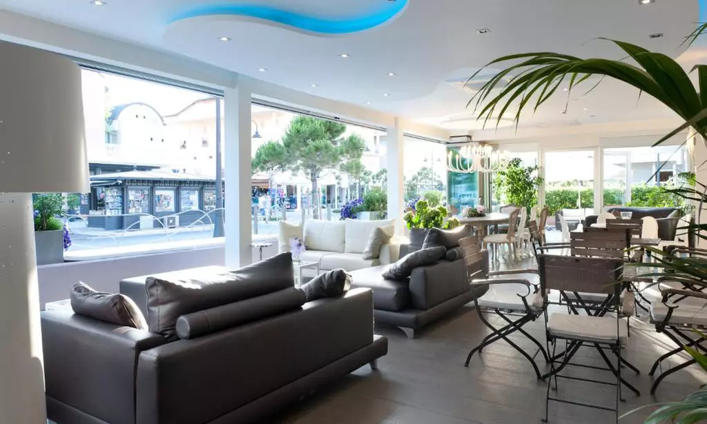 Cesenatico 4*: camera doppia con colazione o mezza pensione e Spa