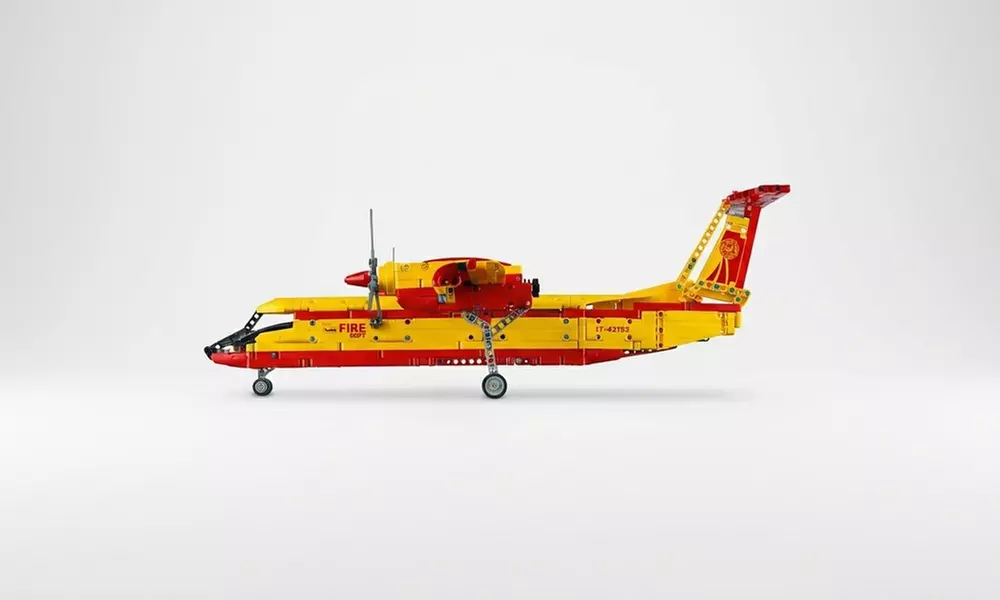 LEGO Technic Firefighter Aircraft, Realistic Operation Features - Second Medium