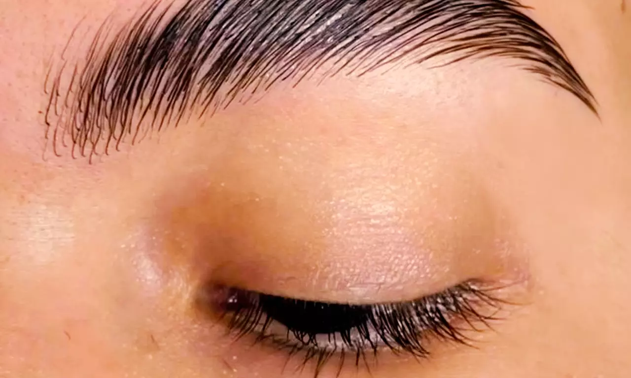 Four Sessions of 60-Min Hydrating Facials or Eyebrow Lamination at Dermalex Facial By Setare (Up To 32% Off) - Primary Image
