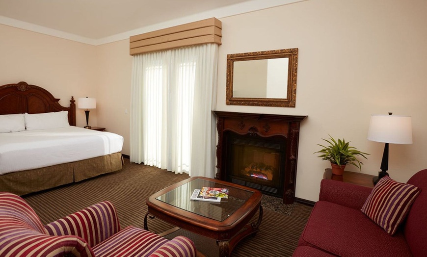 Image 4: Member-Only Deal: Sip, spa & stay - Temecula vineyards