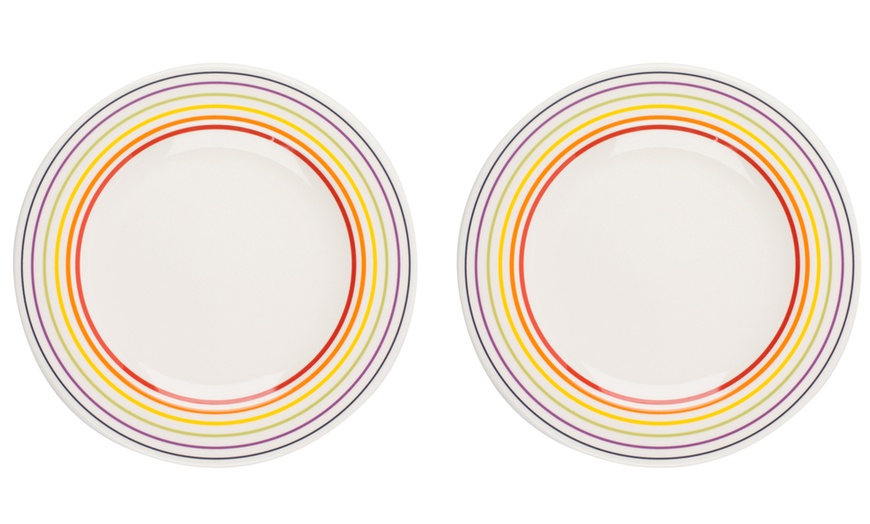 Image 7: Multi-Coloured Striped Plates