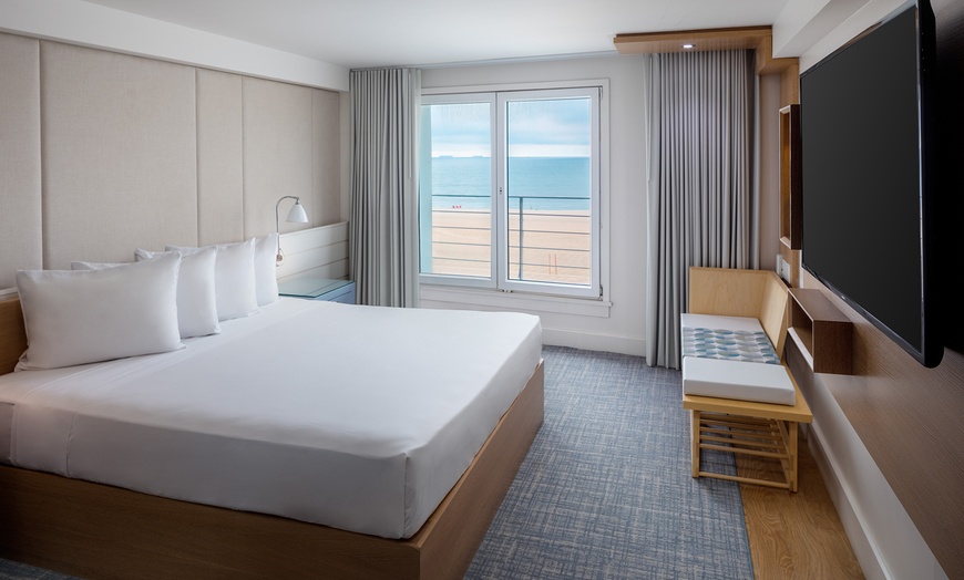 Image 21: Member-Only Deal: Allegria Hotel