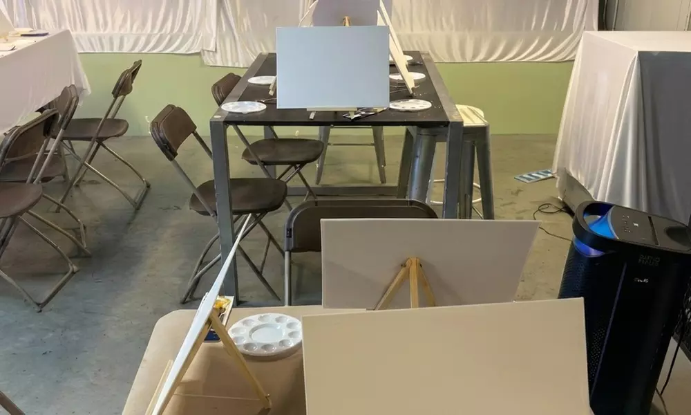 Sip & Paint Experience – Houston Studio Vibes