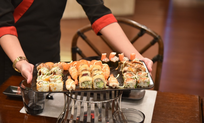 Image 2: 5* Sushi Night at Hibachi @ 5* Movenpick Grand Al Bustan