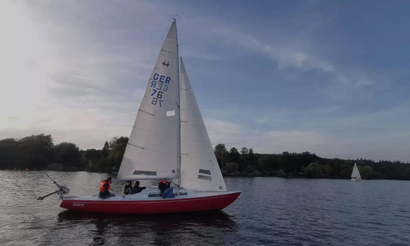 2 Std. Segeln für 1-3 Personen oder 1 Std. Motorboot für 1-2 Personen