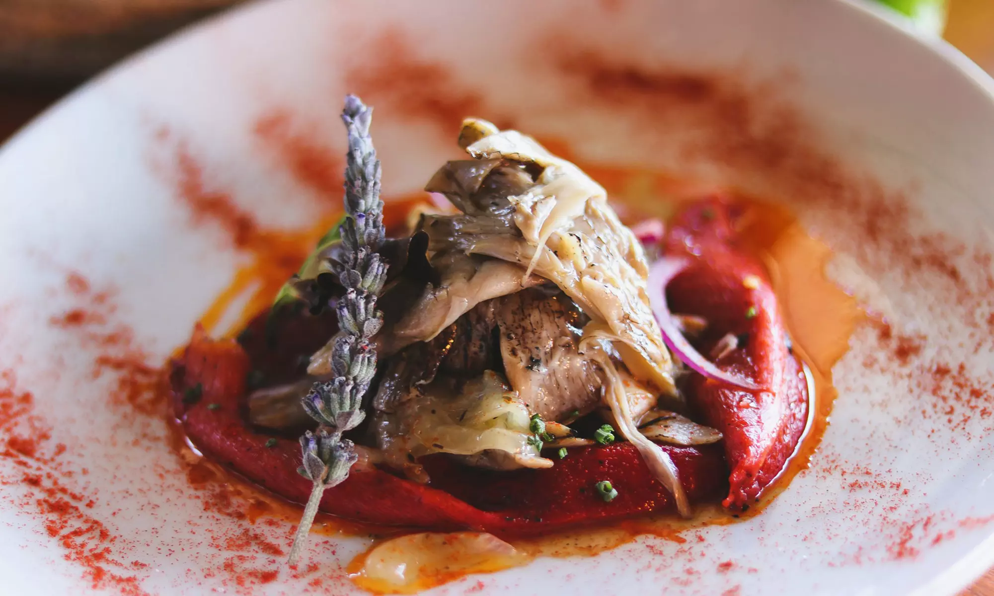 Menú de comida con visita a bodega y cata de vinos para 1 o 2 personas