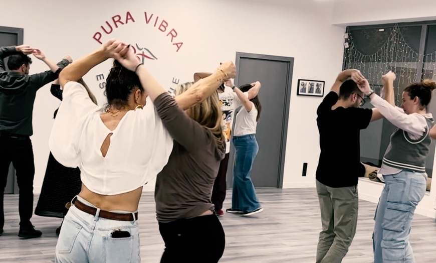 Image 6: Clases de bachata y salsa iniciación 