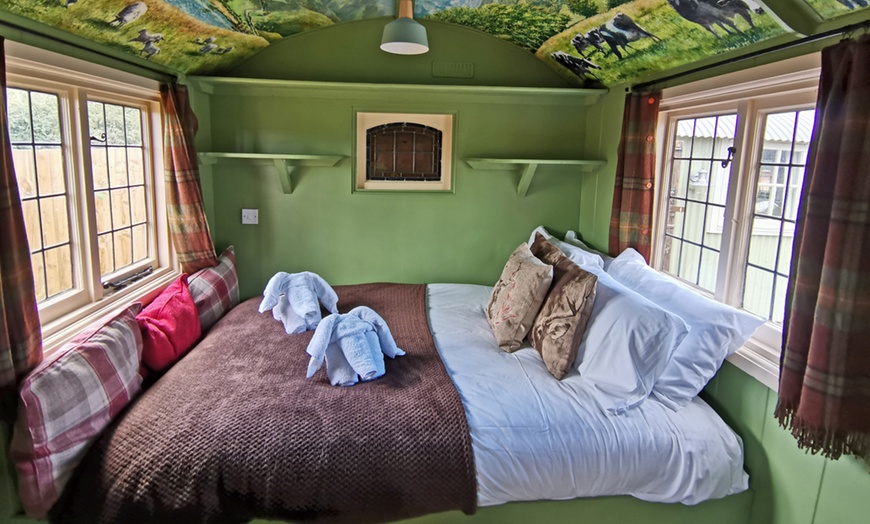 Image 6: Wiltshire Shepherd Hut: 2 Nights with Late Checkout