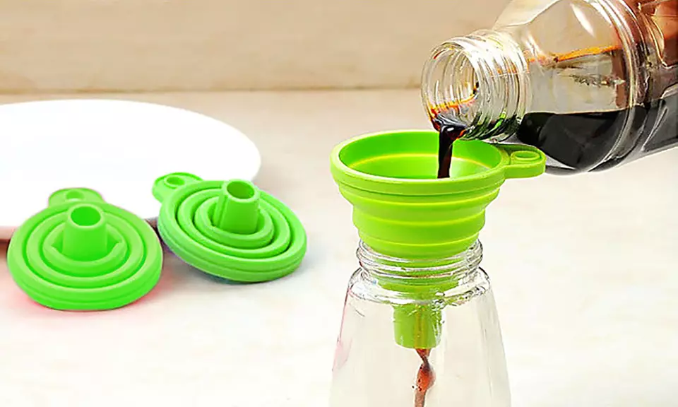 1, 2 ou 3 entonnoirs rétractables en silicone gain de place - Primary Image