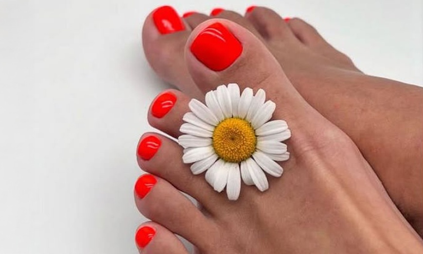 Image 8: Hand- und Fußpflege, optional mit Shellack oder klassischem Lack