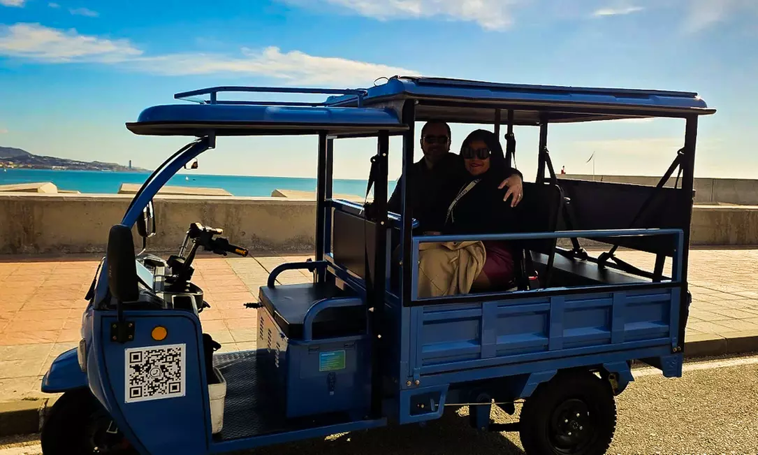 Tour Barcelona en tuk tuk eléctrico: 1 o 2 h, grupo o privado