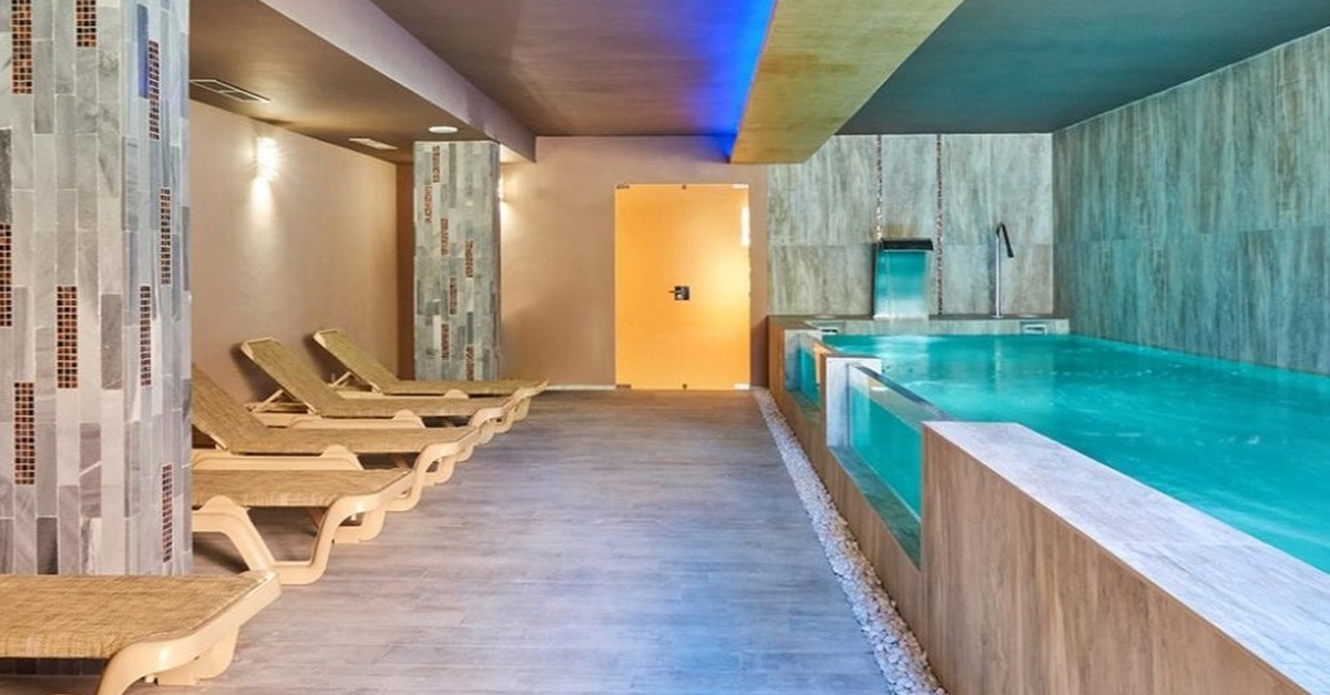 Acceso a spa con piscina hidrotermal para dos en Cádiz