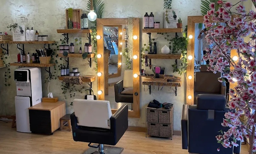 Image 2: Sesión de peluquería con alisado de queratina brasileño 