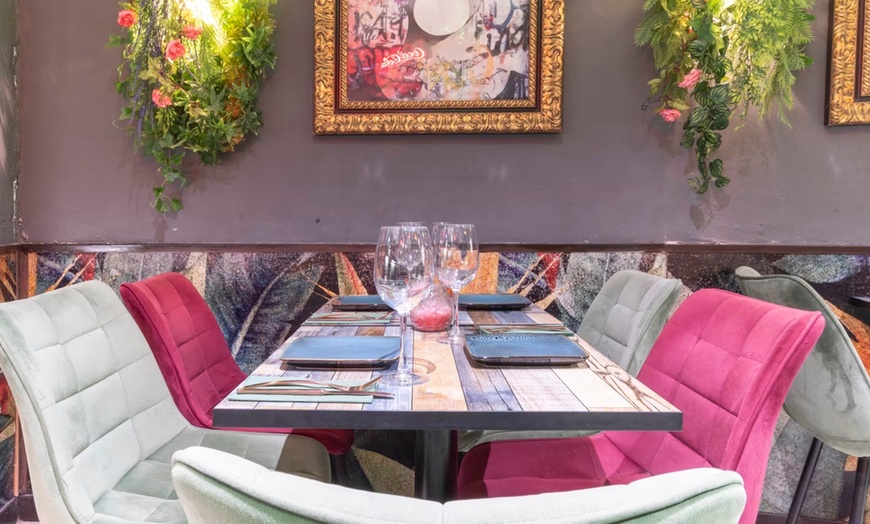 Image 4: Cena romántica con bebida y copa en Sevilla, junto a plaza Nueva