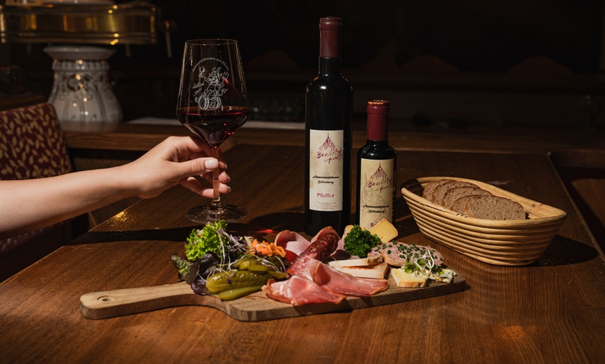 Image 7: Rheingau: 2 Nächte inkl. Verpflegung, Sauna und Wanderrucksack