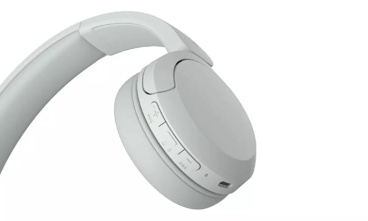 Sony WHCH520/W Bluetooth Headphones with Microphone (Refurbished Grade A)