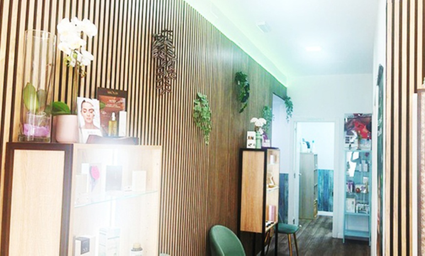 Image 5: Masaje a elegir entre relajante, descontracturante o prenatal