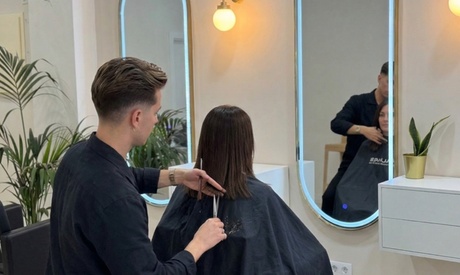 Sesión de peluquería con lavado hidratación con calor corte y secado al aire