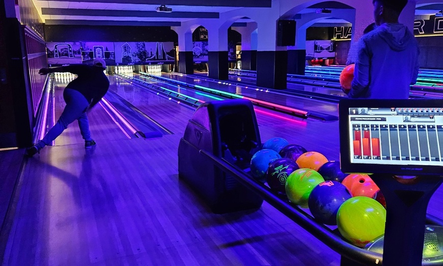 Image 5: 3 Games of Bowling + Shoes for 2, 4 or 6 Bowlers 