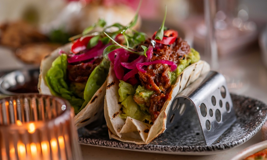 Image 6: Enjoy 2 Wine Flights with Grazing Board 