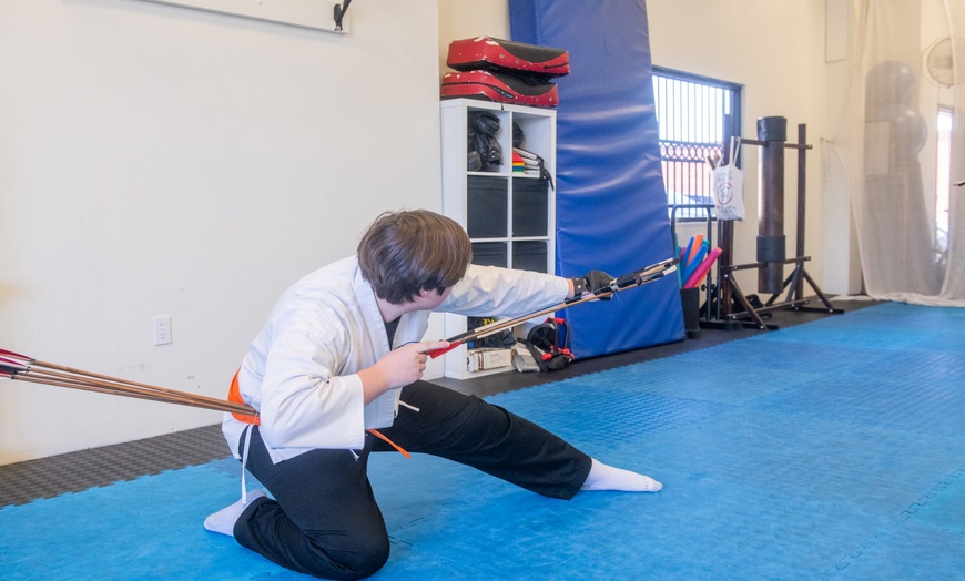 Image 4: Traditional Archery Classes in Burbank