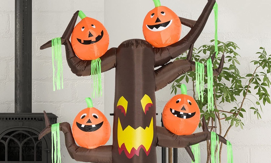 Image 7: HomCom Halloween Inflatable Decor
