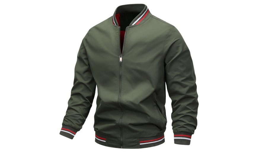 Image 3: Men's Lightweight Windbreaker Jacket, Water-Repellent & Stylish Design
