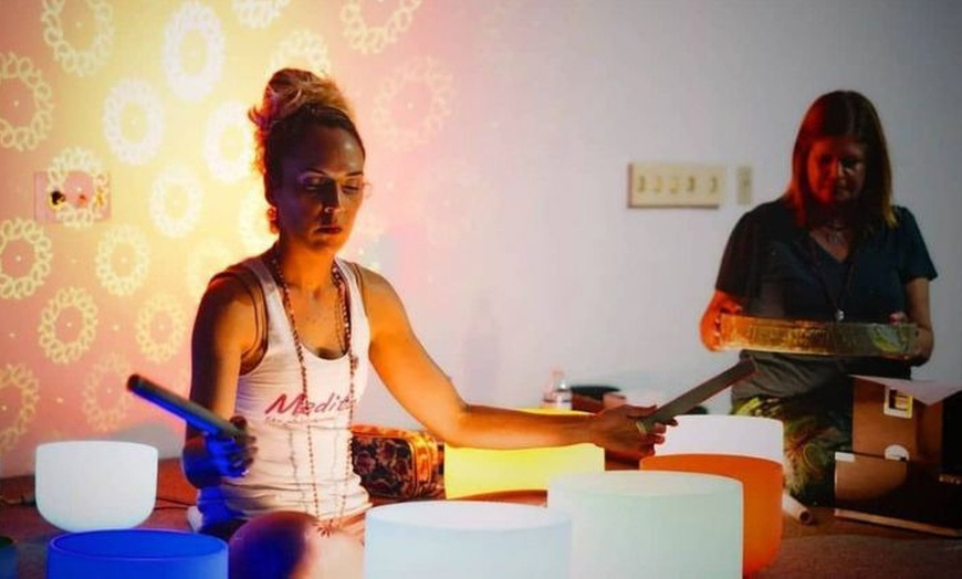 Image 2: Yoga & Meditation Classes in Spanish for Women