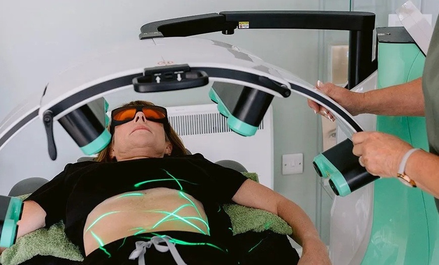 Image 1: 2, 4 o 6 sesiones de liposucción sin cirugía con láser Emerald 