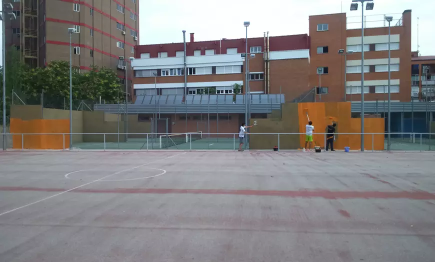 Image 2: Alquiler de pista o 4 clases de padel de 1 hora para 1 persona 