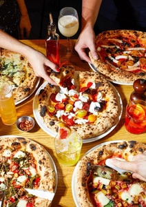 For 4: 12'' pizza or pasta dish with a soft drink - Tesoro Mio
