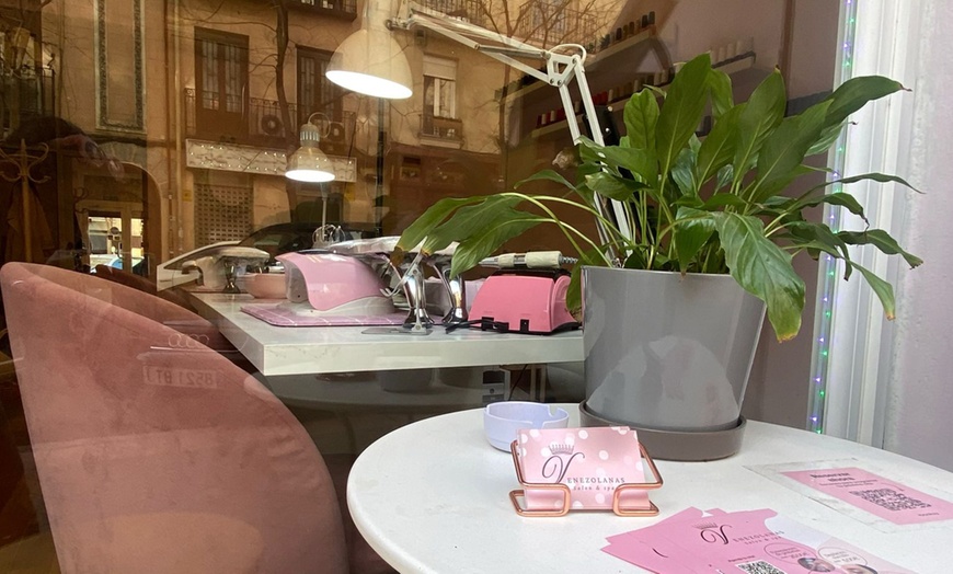 Image 4: 1 sesión de manicura y/o pedicura 