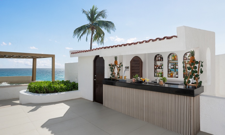 Image 26: 5-Star All-Inclusive Beachfront Stay 