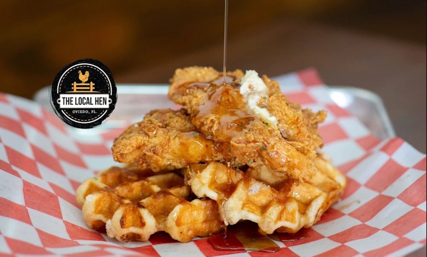 Image 2: Savor 10 or 20 Wings, 1 or 2 Entree, and Drinks!