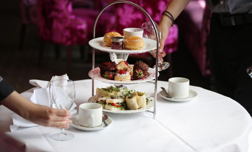 Image 22: Hampshire: 4* Superior Double or Twin Room Stay with Breakfast