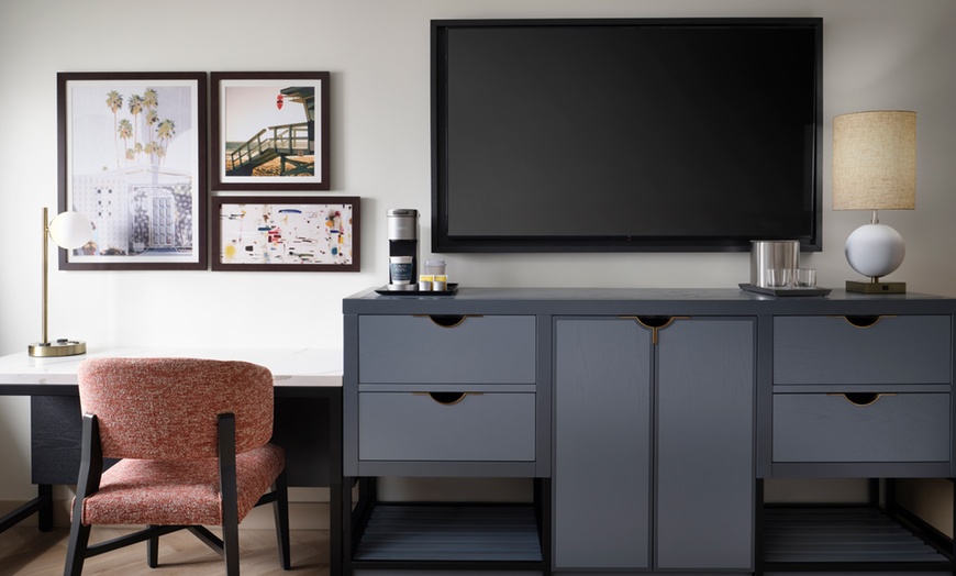 Image 5: Member Pricing: 4* Hotel Near Venice Beach With Shuttle, Pool 