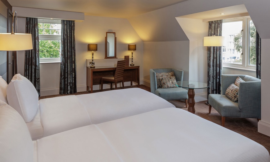 Image 10: QHotels Warwickshire: Queen/Twin Room w/ Breakfast and Dinner Credit